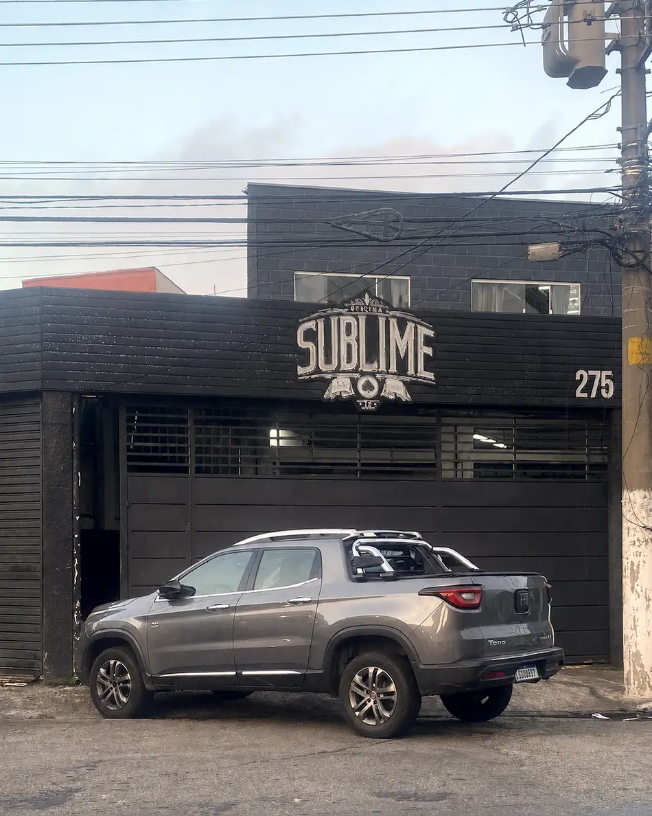 Fachada real da Sublime Auto Center na Rua Reverendo Simão Salém, 275